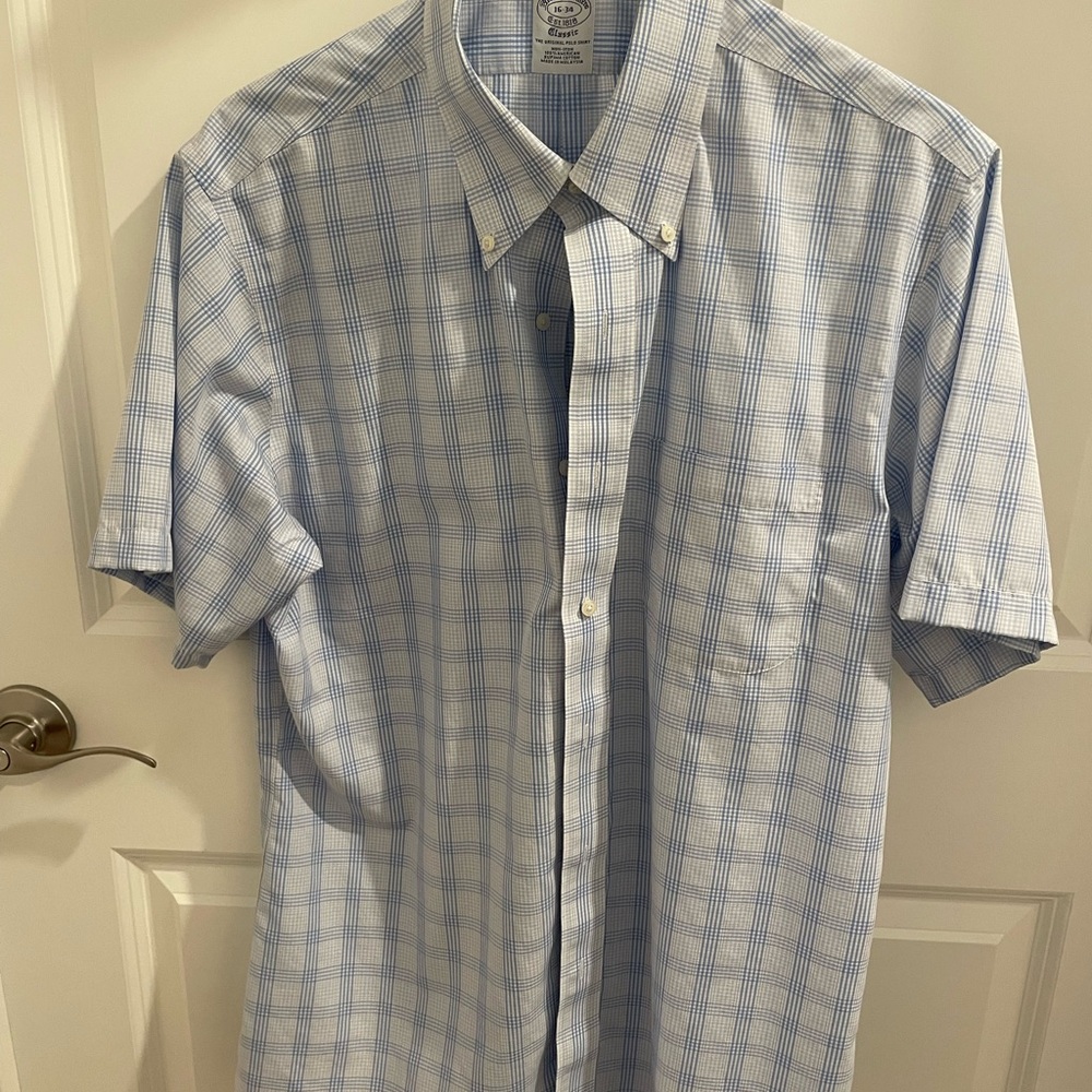 Brooks Brothers 100% American Pima Cotton men’s Blue  Button Down Shirt. 16-34